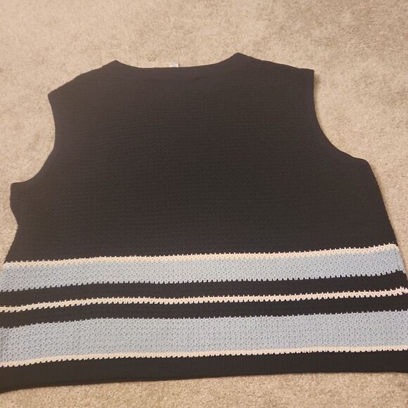St. John Sport Sky Blue & Navy Blue Wool-Blend Sleeveless Top Size L - Picture 7 of 7